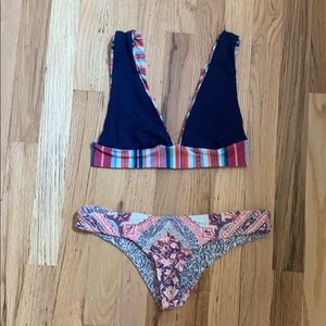 BILLABONG Reversable Navy Blue Pattern Bikini- S
